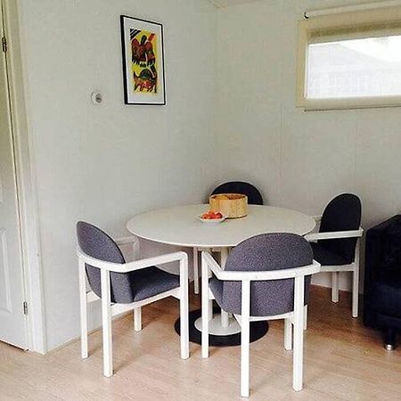 فيلا Tzummarumفي Een Chalet Met Prive Sauna En Tuin المظهر الخارجي الصورة