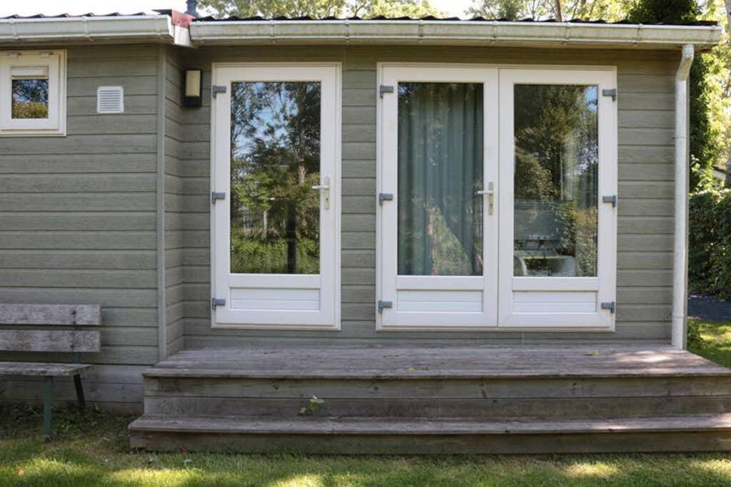 فيلا Tzummarumفي Een Chalet Met Prive Sauna En Tuin المظهر الخارجي الصورة