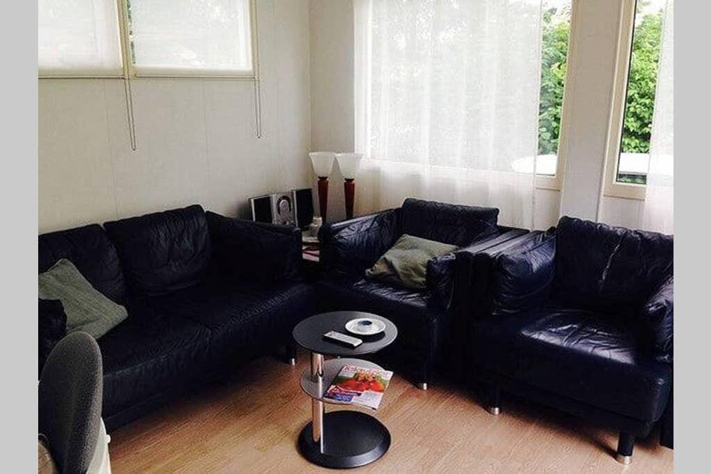 فيلا Tzummarumفي Een Chalet Met Prive Sauna En Tuin المظهر الخارجي الصورة