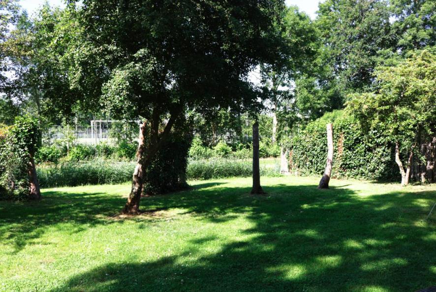 فيلا Tzummarumفي Een Chalet Met Prive Sauna En Tuin المظهر الخارجي الصورة