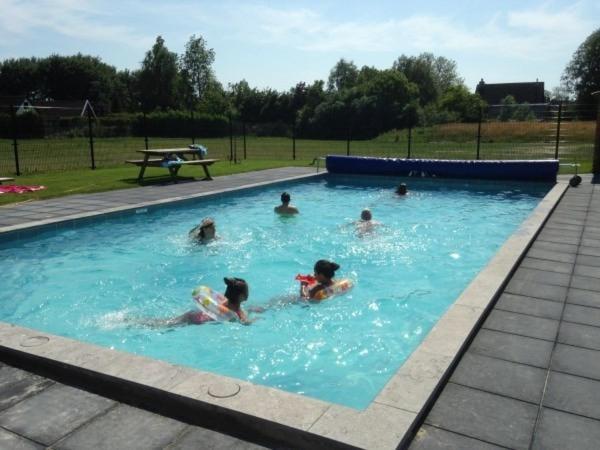 فيلا Tzummarumفي Een Chalet Met Prive Sauna En Tuin المظهر الخارجي الصورة
